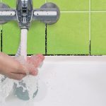 Comment enlever la moisissure dans la salle de bains ?